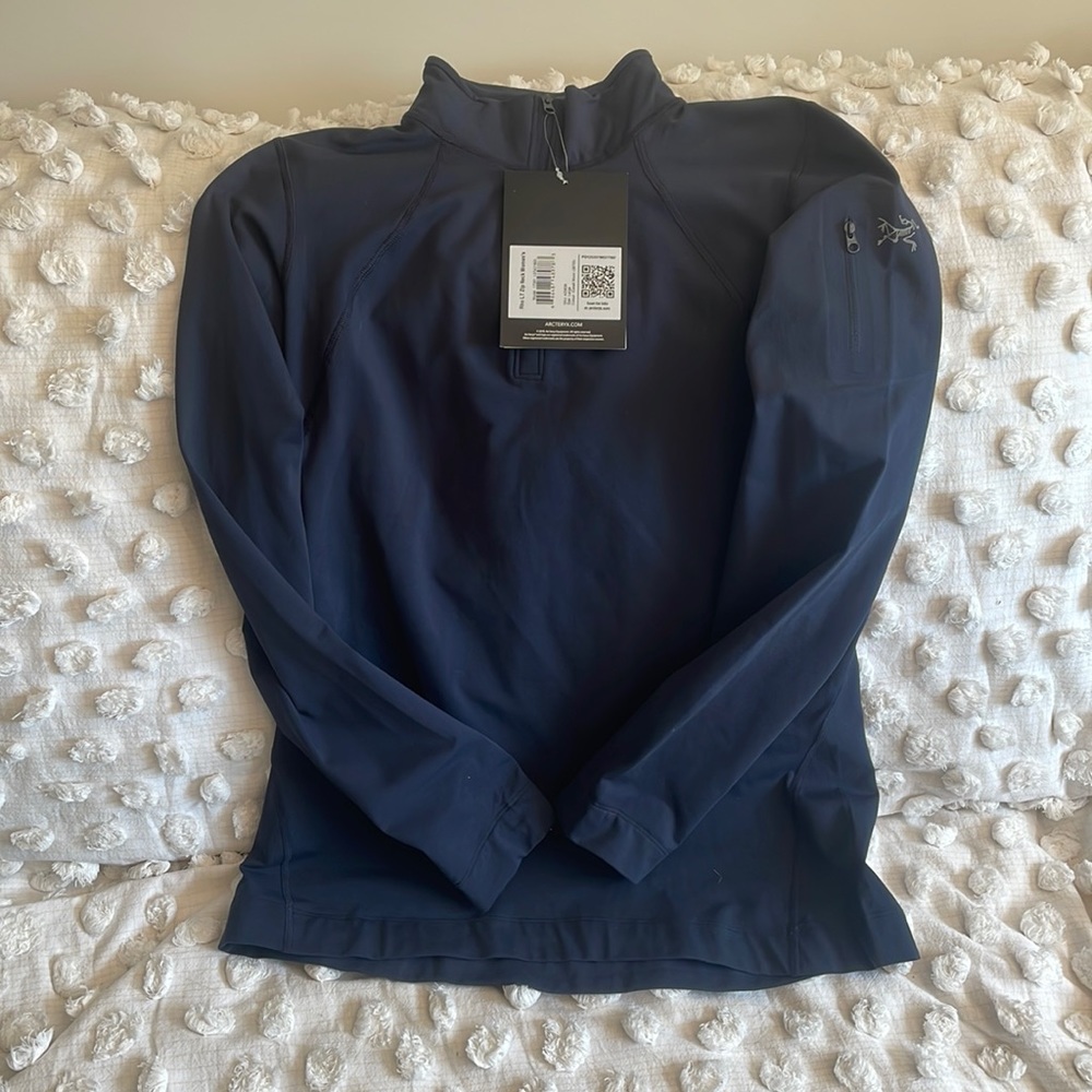 Arcteryx Rho. Large. Navy. NWT